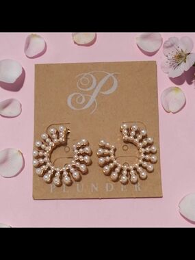 10/ $10 Plunder Gold Pearl Halo Hoop Earrings - Cream Pearls